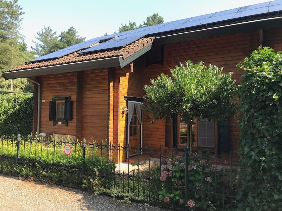 Houten Chalet/Bungalow In Het Bos, Sauna, Jacuzzi Meijel Zewnętrze zdjęcie