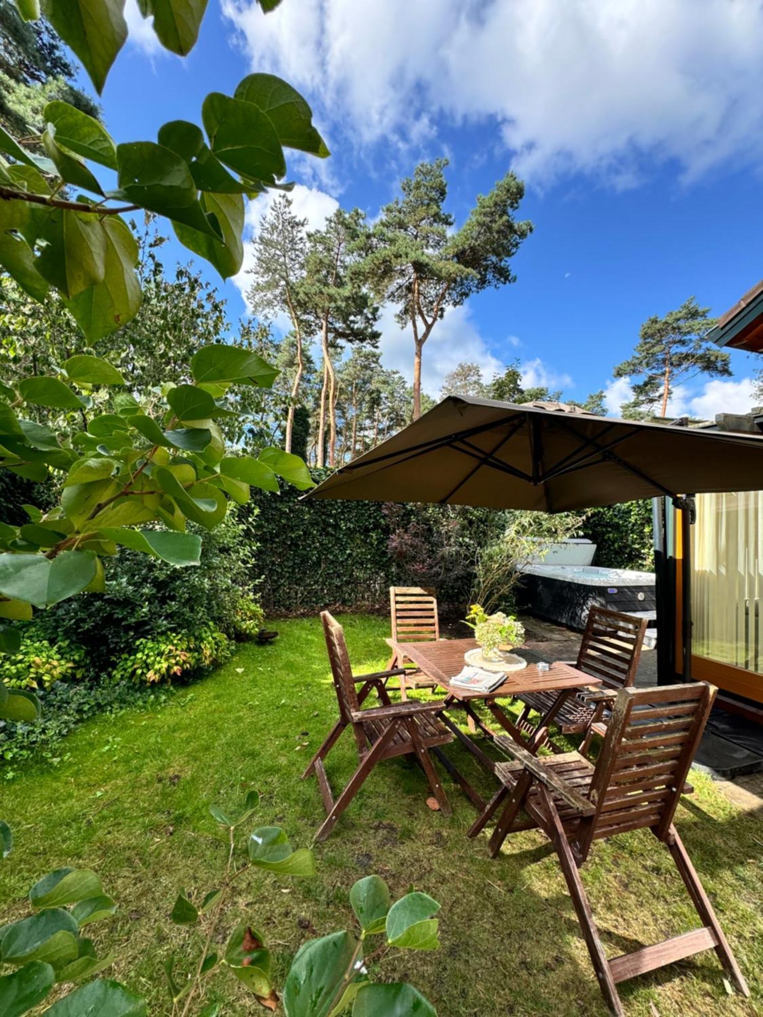 Houten Chalet/Bungalow In Het Bos, Sauna, Jacuzzi Meijel Zewnętrze zdjęcie
