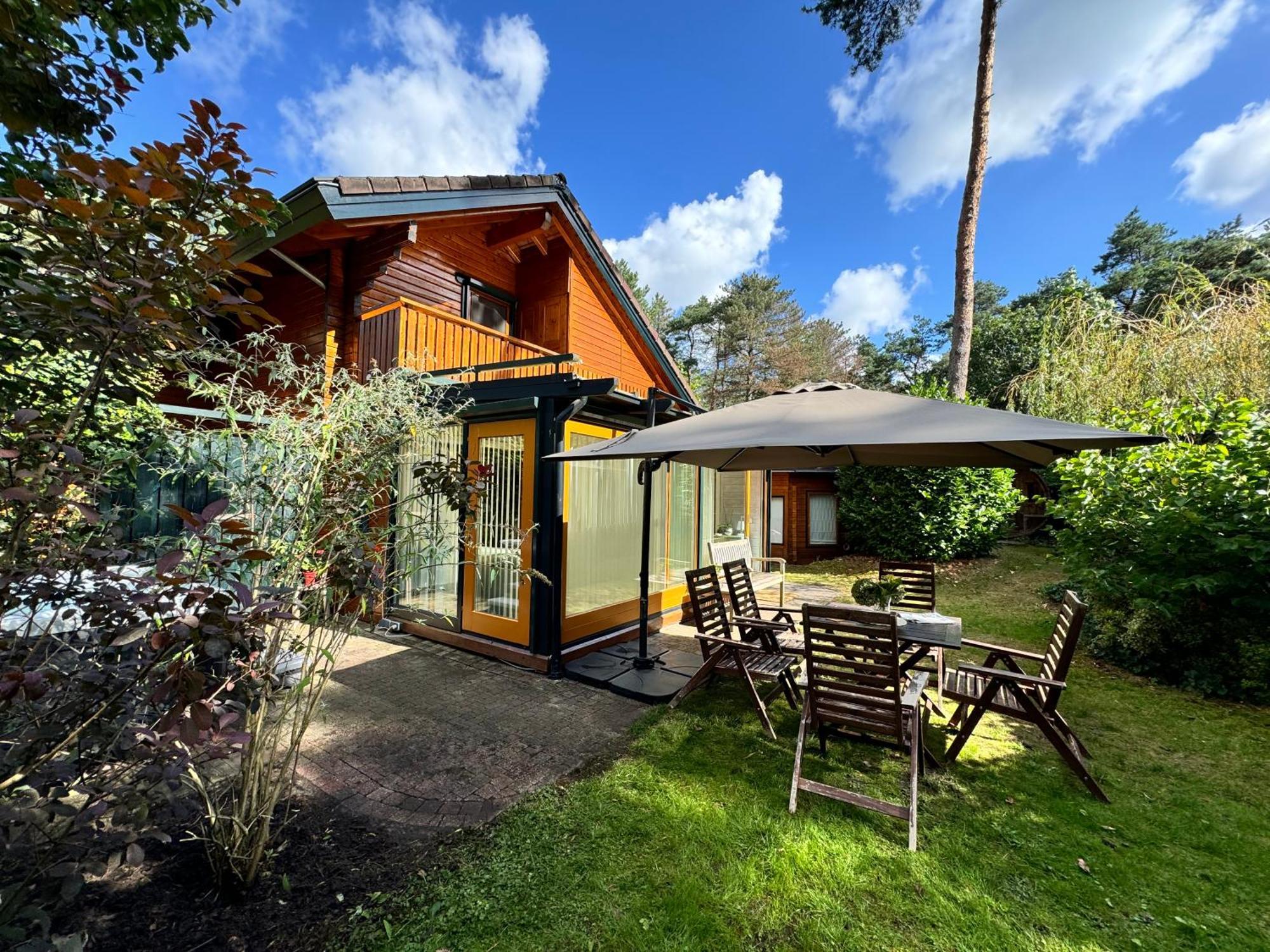 Houten Chalet/Bungalow In Het Bos, Sauna, Jacuzzi Meijel Zewnętrze zdjęcie